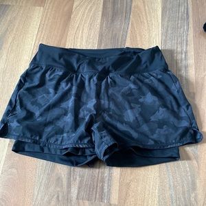 90 Degree black and grey camo running shorts